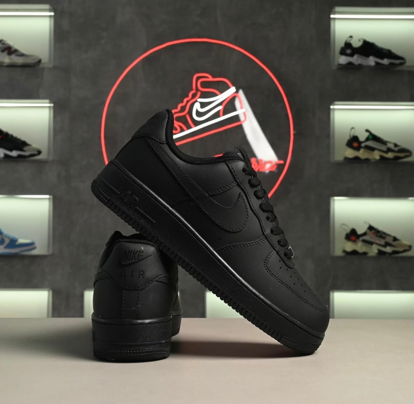 Nike Air Force 1 Black