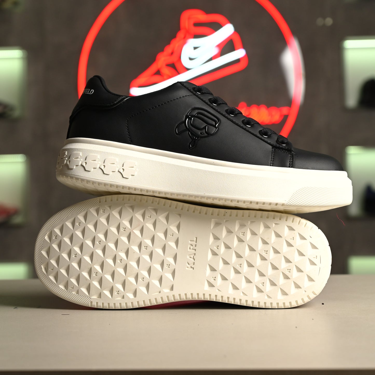 Karl Lagerfield Kapri Black White