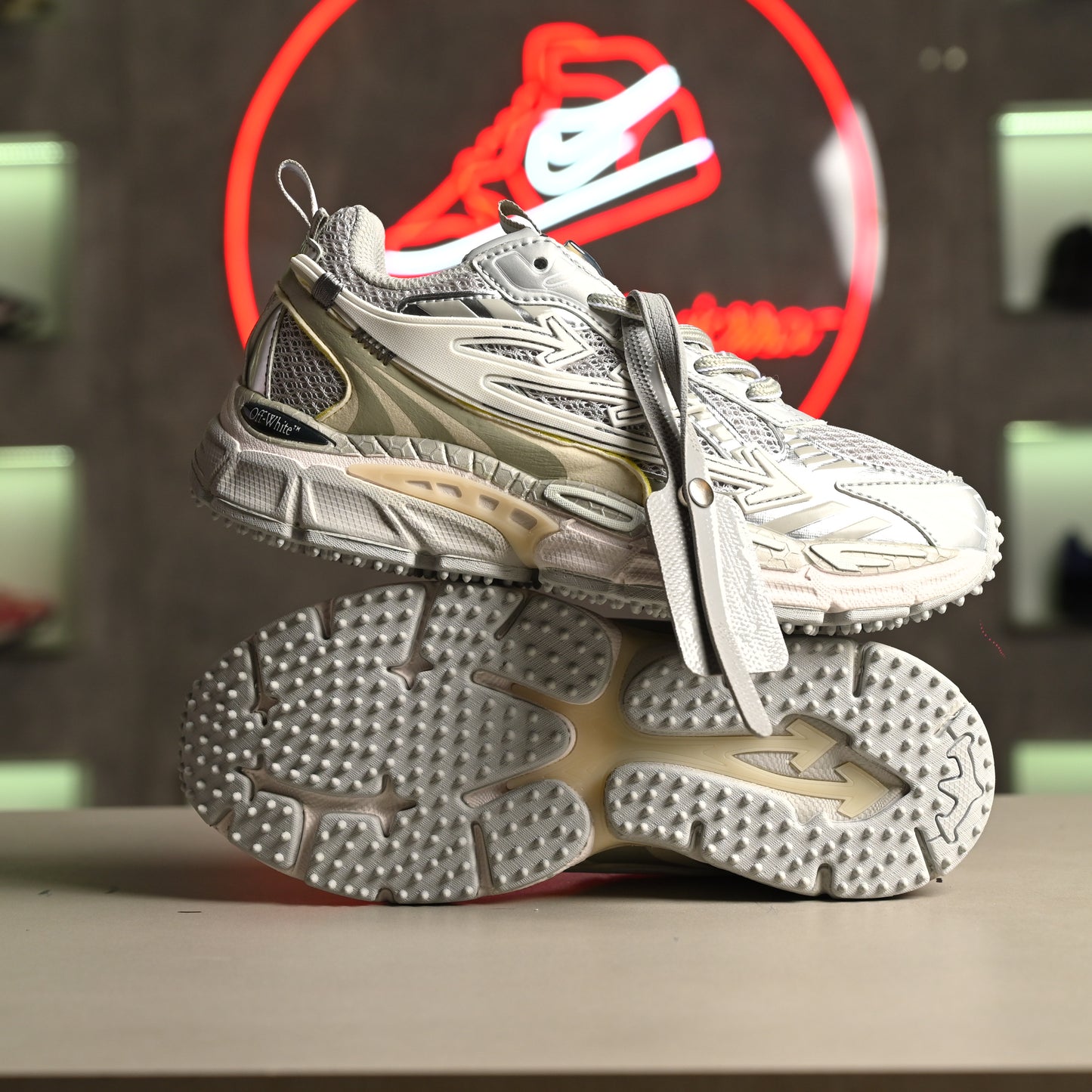 Off Whitte Sneakers Be Right Back Gray Silver