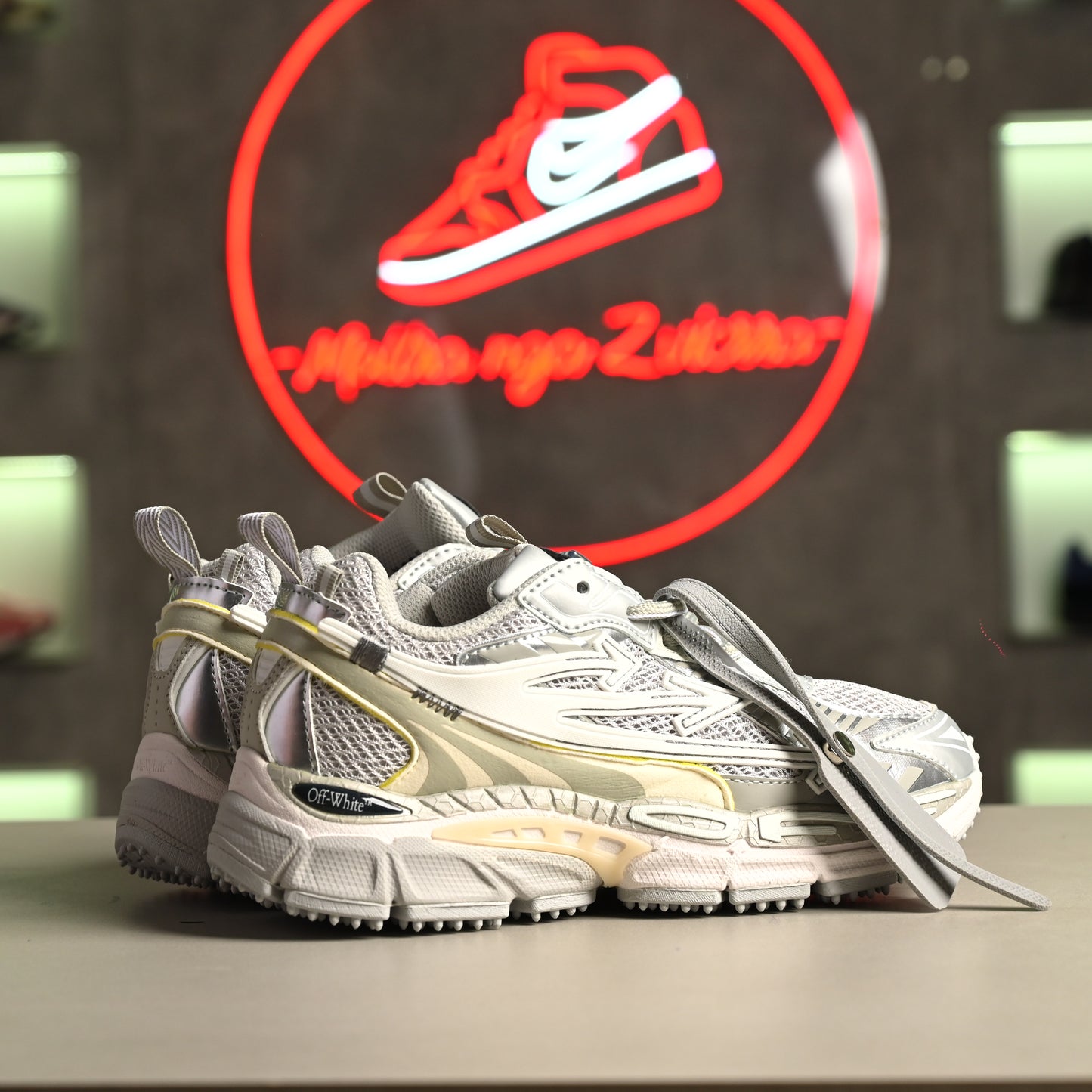 Off Whitte Sneakers Be Right Back Gray Silver