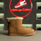 UGG Bailey Bow | Chestnut Bot