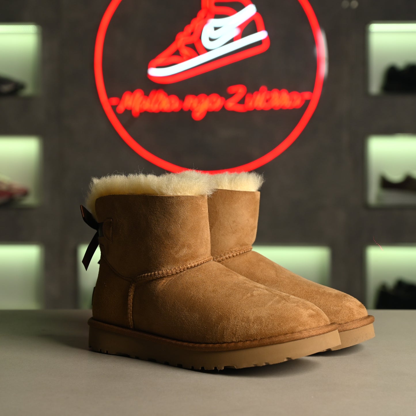 UGG Bailey Bow | Chestnut Bot