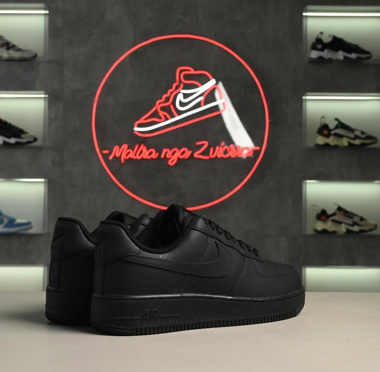 Nike Air Force 1 Black